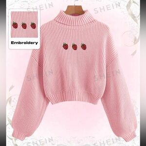 Pink colored strawberry cropped sweater 🍓🩷